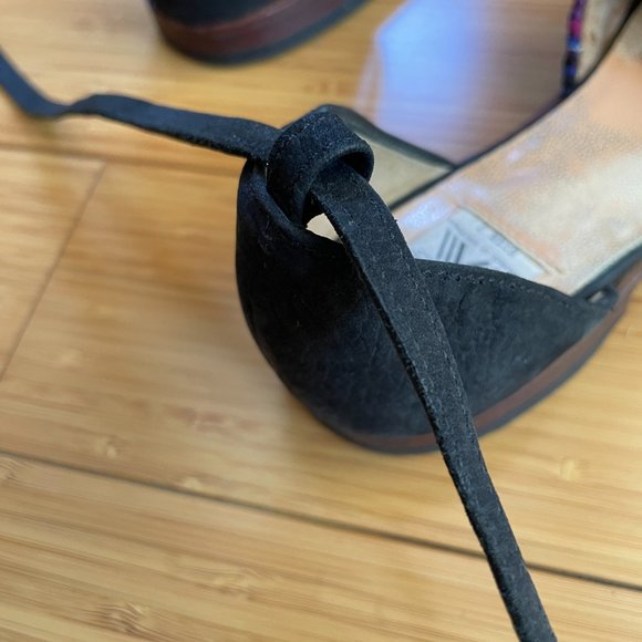 Handmade Women-Owned Woven Multicolor Pointed Toe Flats - Picture 6 of 7